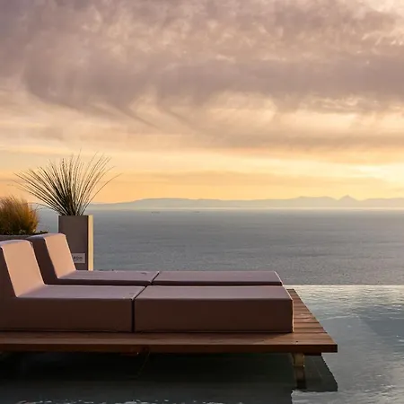 Hills Aparthotel Saronida