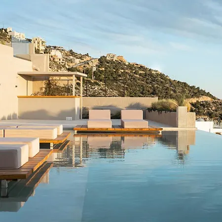 Hills Aparthotel *