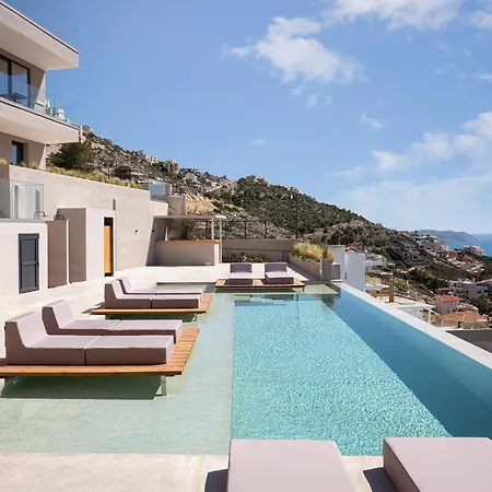 Hills Aparthotel *