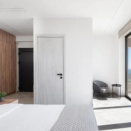 Hills Aparthotel Saronida